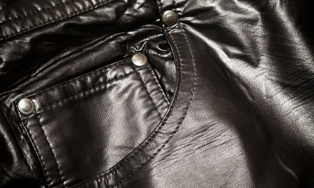 Comment laver un pantalon en simili cuir ?