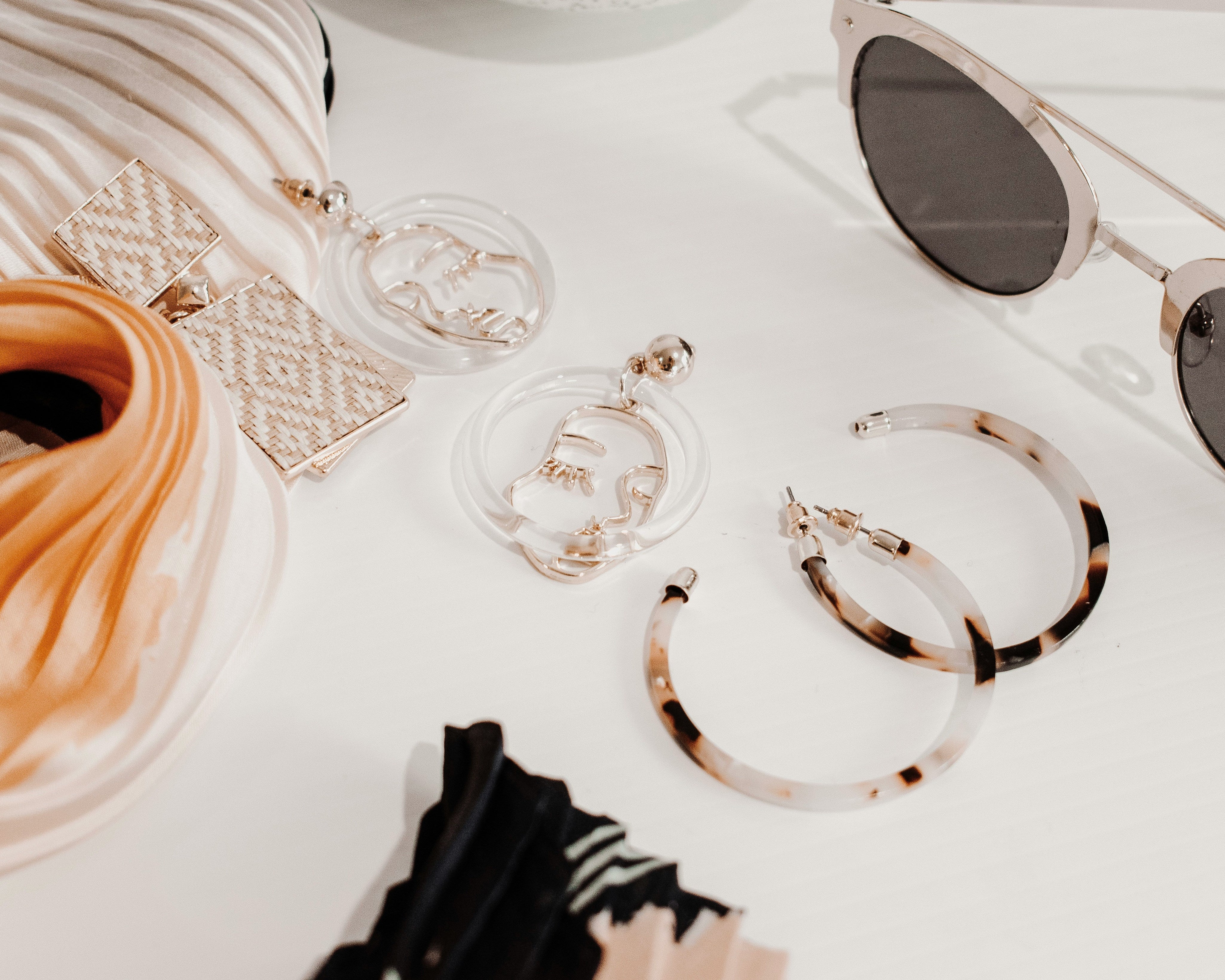 Comment accessoiriser une tenue simple ?