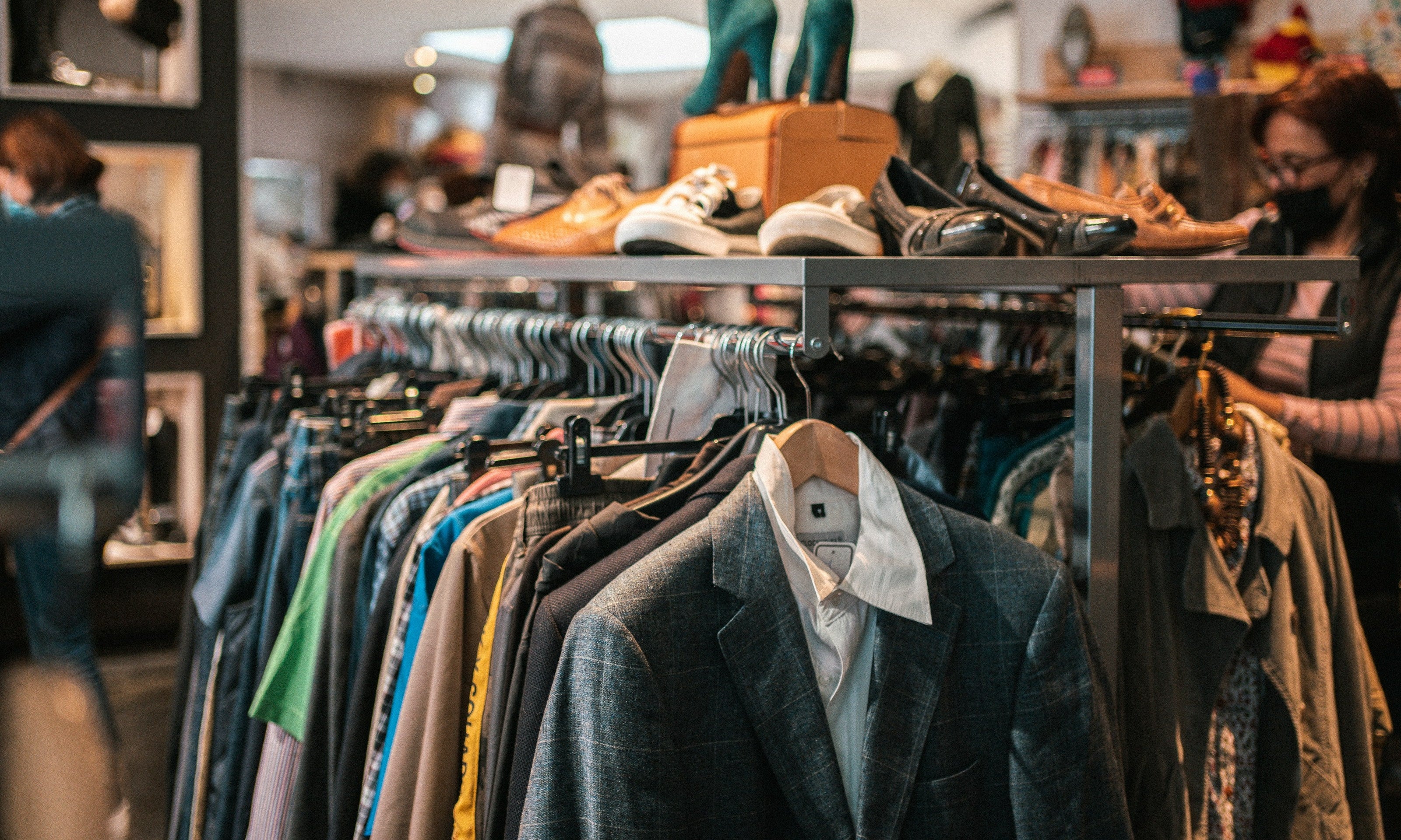 Vêtements de seconde main : où acheter et comment choisir ?