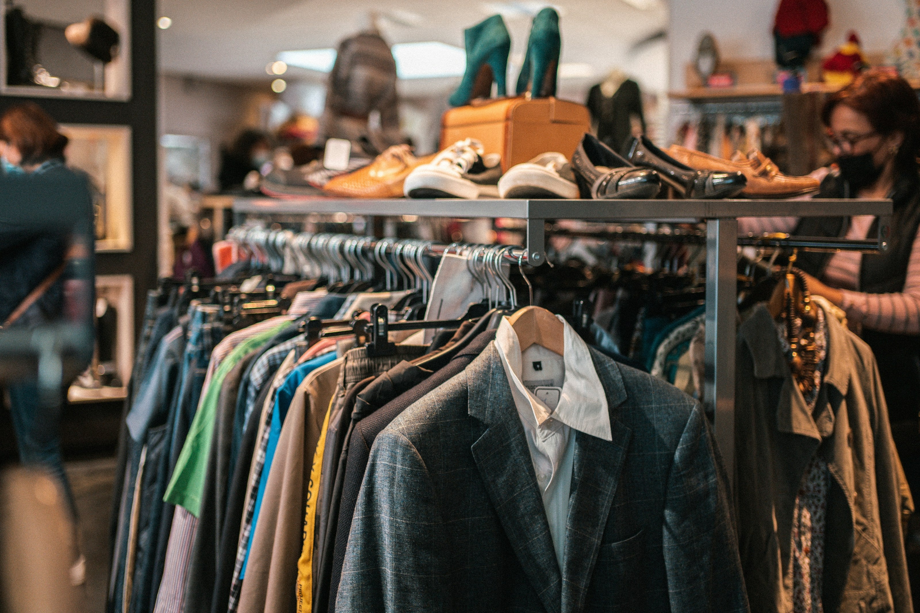 Vêtements de seconde main : où acheter et comment choisir ?
