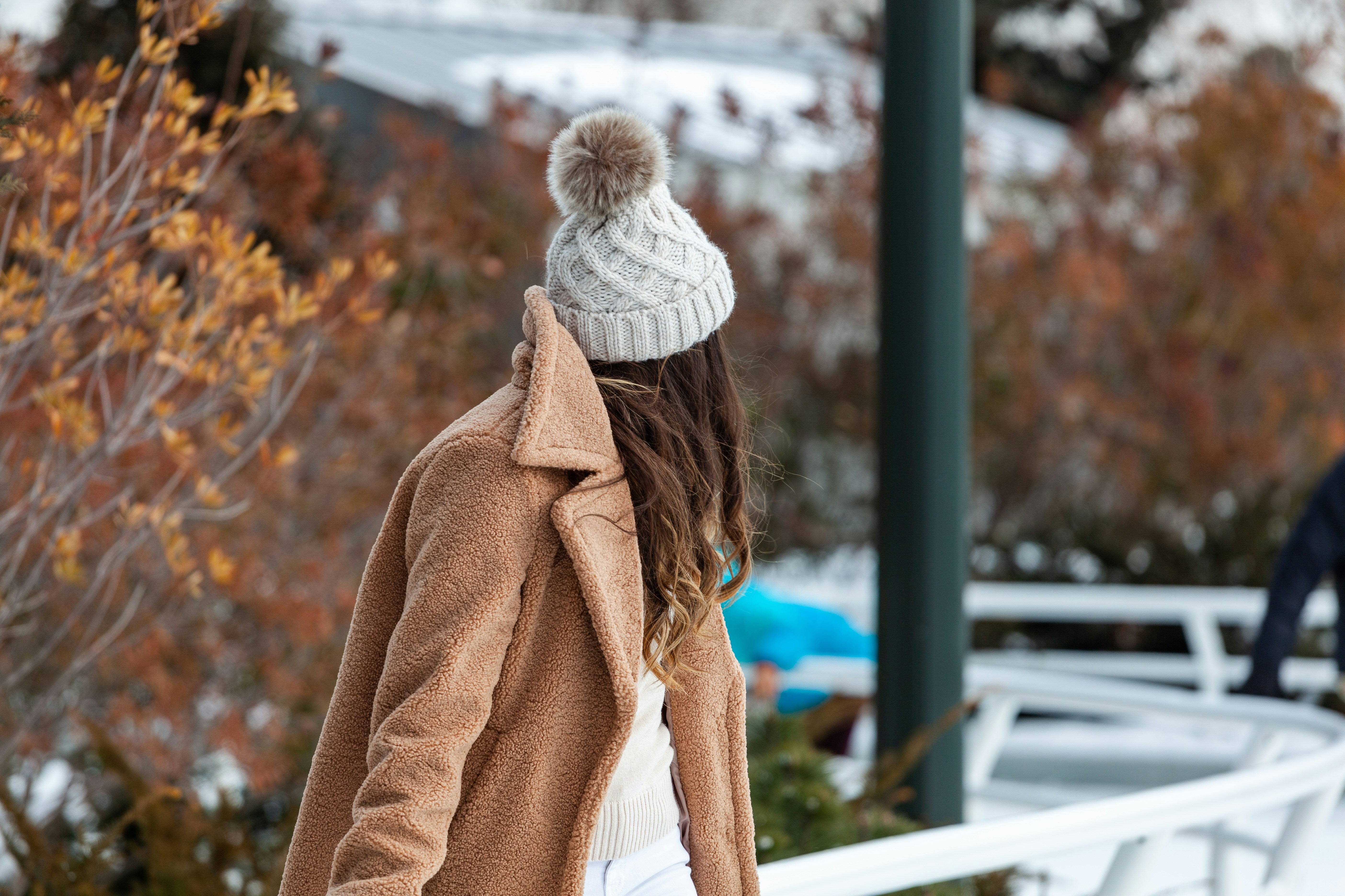 Tendances manteaux femme hiver 2025 : les 8 modèles incontournables à adopter sans hésiter