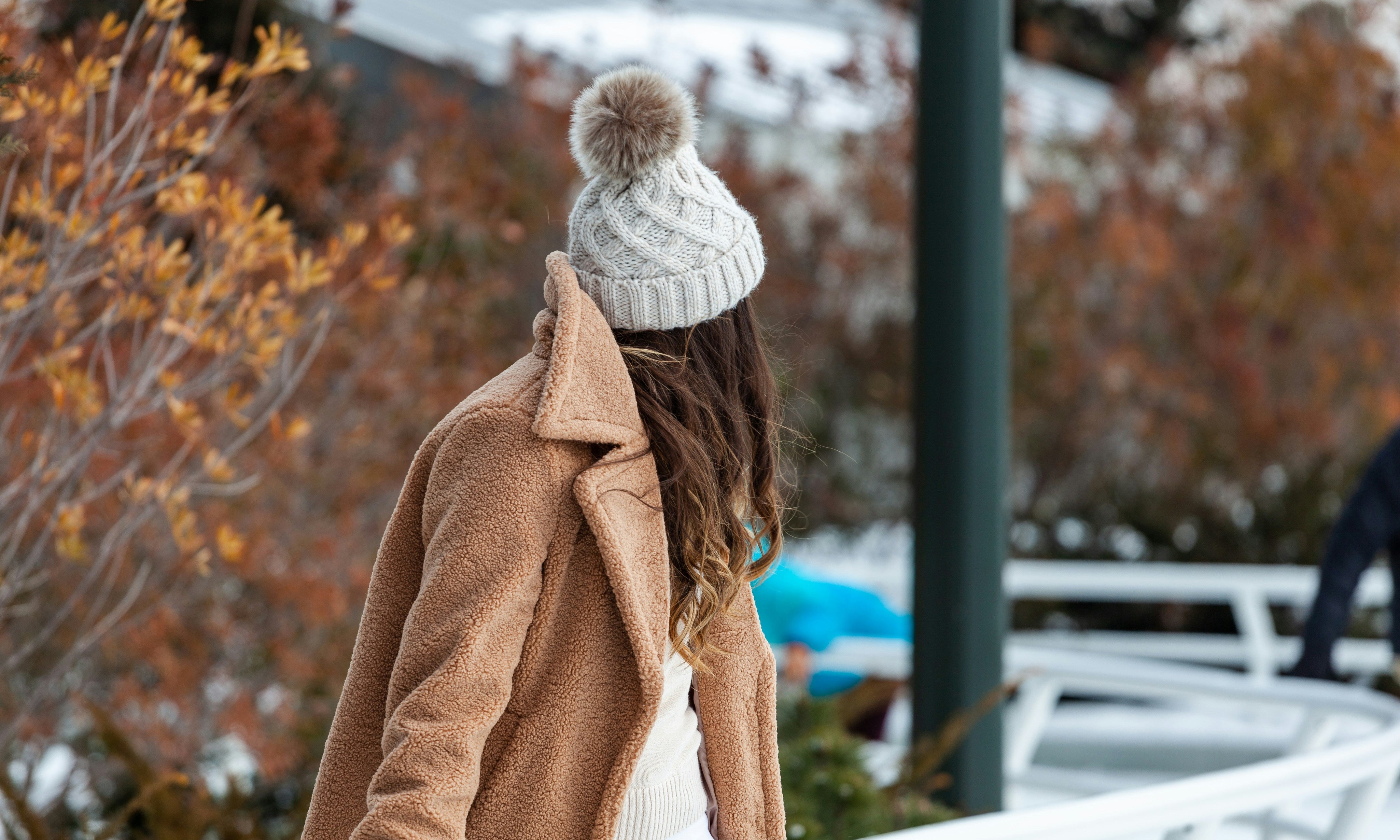 Tendances manteaux femme hiver 2025 : les 8 modèles incontournables à adopter sans hésiter