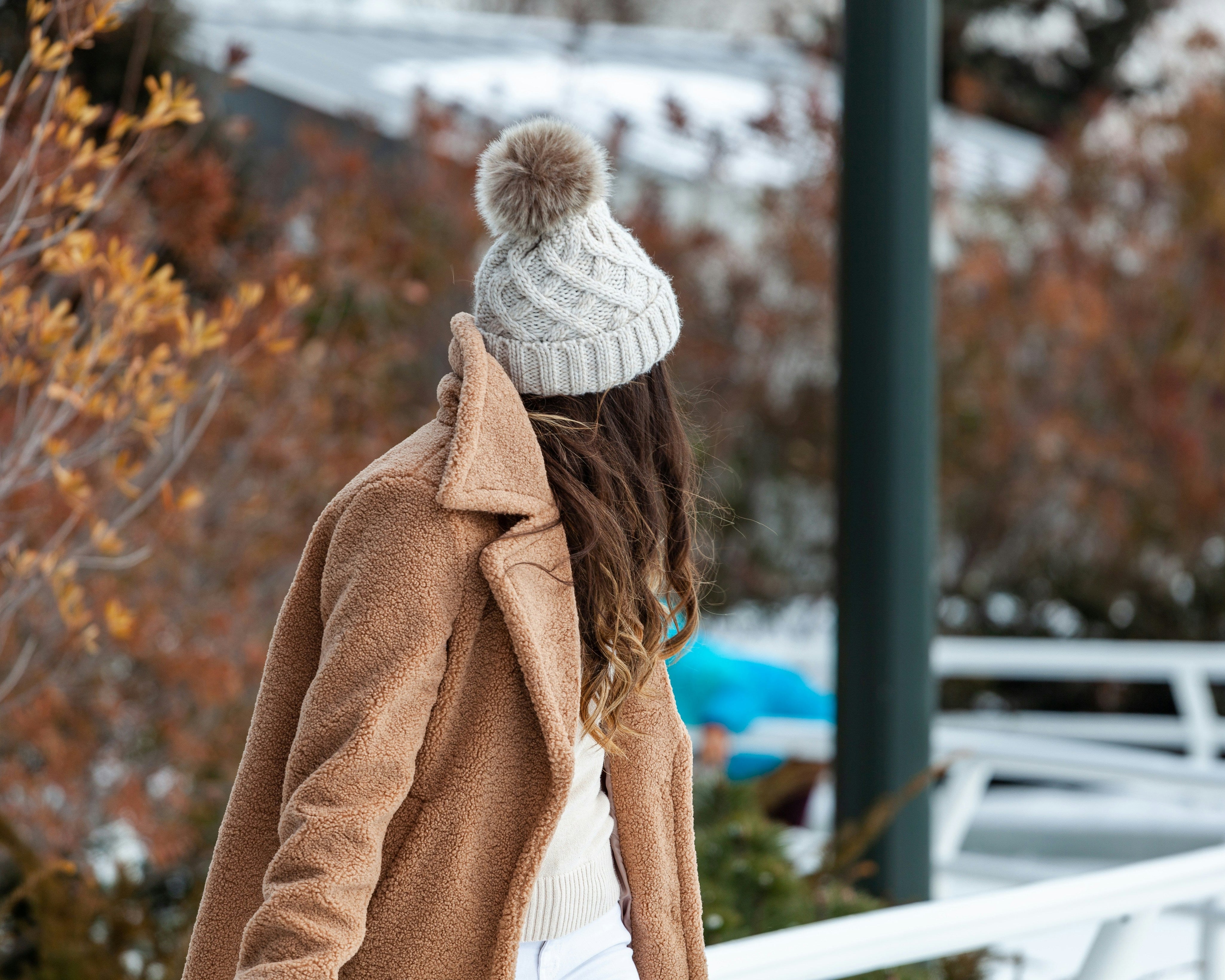 Tendances manteaux femme hiver 2025 : les 8 modèles incontournables à adopter sans hésiter