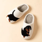 Chaussons d’intérieur teckel mignon et confortable
