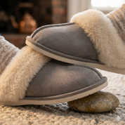 Chaussons femme hiver gris en matière pilou pilou