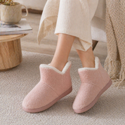 Chaussons femme molletonnés rose pastel doux et confortables
