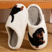 Chaussons teckel cocooning en matière pilou pilou