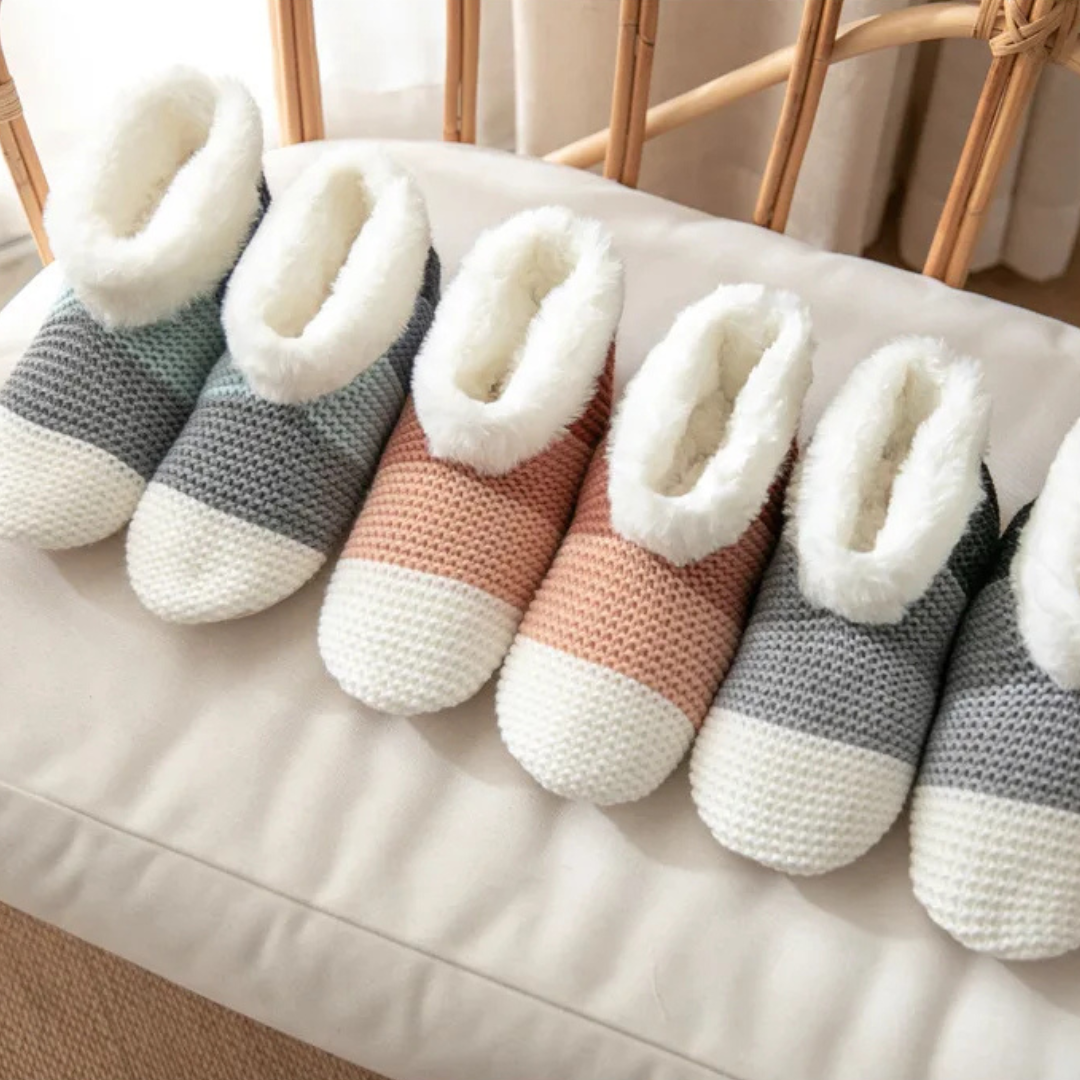 Chaussons tricotés avec bordure moelleuse