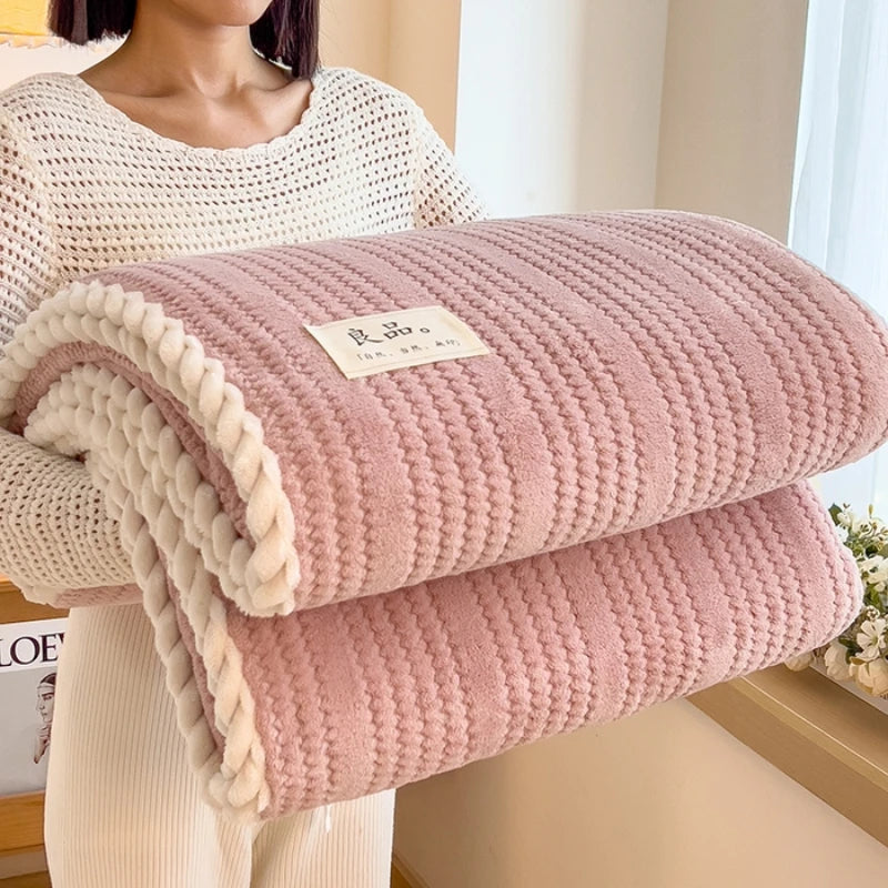 Couverture rose cocooning en tissu pilou pilou ultra chaud et confortable