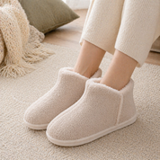 Pantoufles femme beige en fourrure synthétique moelleuse