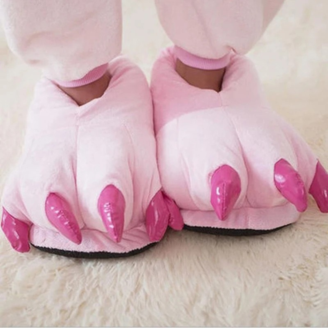 Pantoufles patte de dinosaure rose