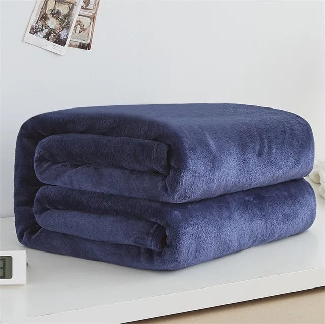 Plaid douillet bleu doux et confortable pour canapé ou lit