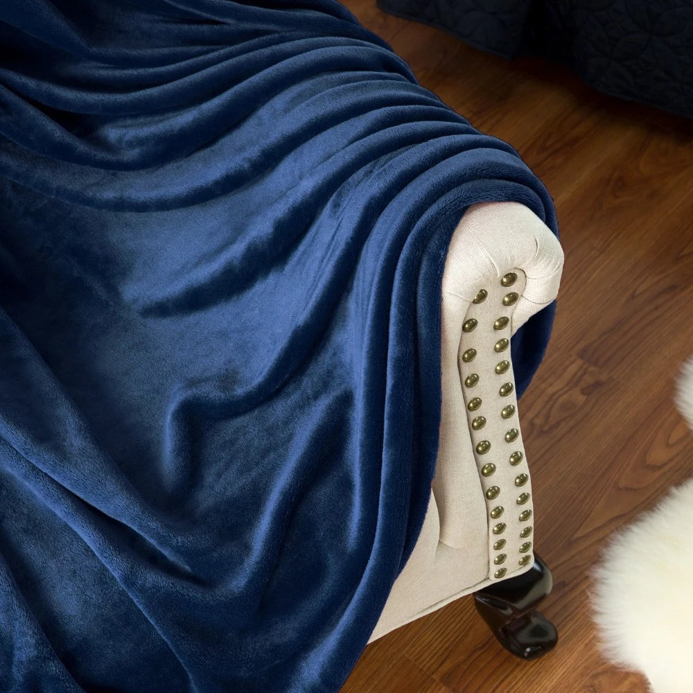 Plaid en fausse fourrure bleu doux et élégant pour canapé ou lit