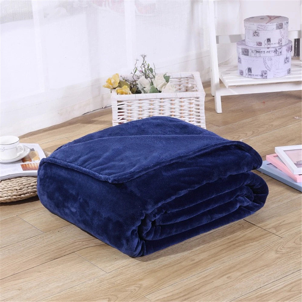 Plaid fausse fourrure couleur bleue cocooning et confortable
