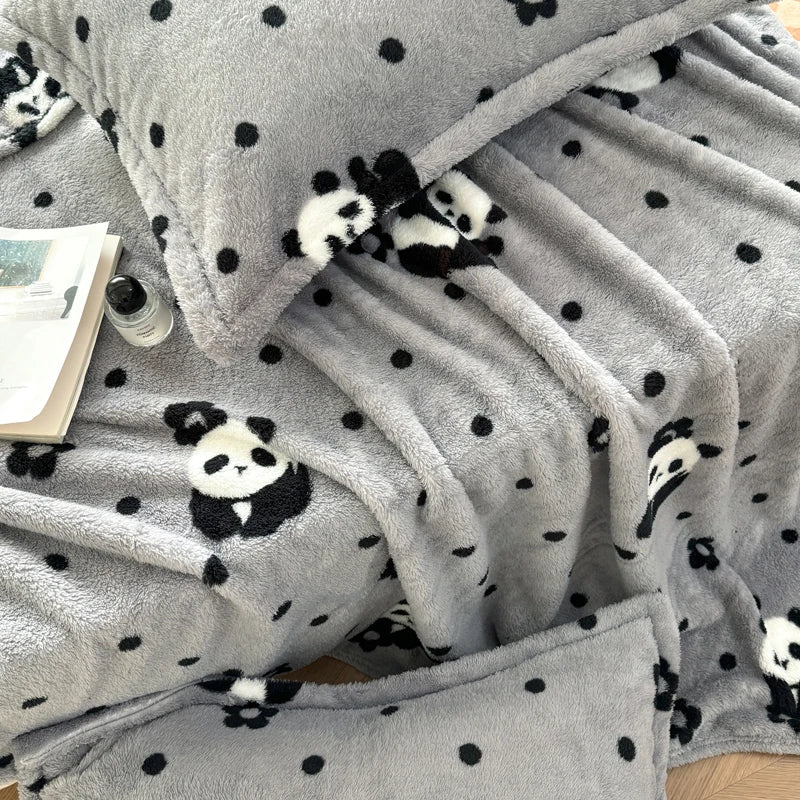 Plaid gris avec petits pandas noirs et blancs