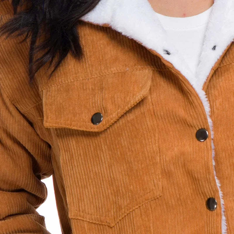 Veste en velours côtelé pour femme look casual chic