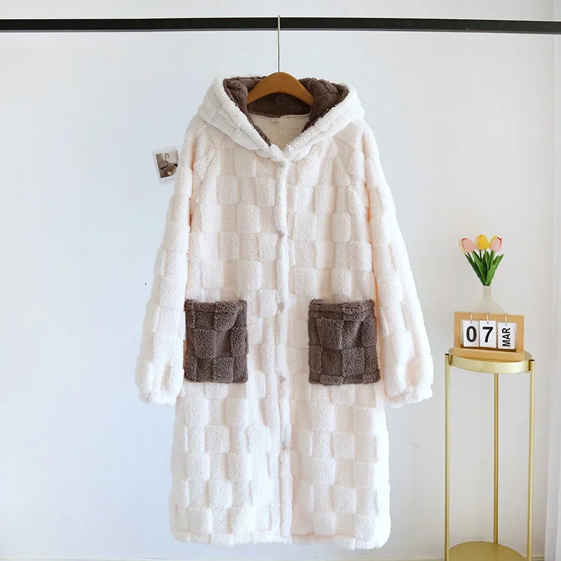 chemise de nuit pilou pilou chaude couleur blanche