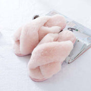 claquettes fourrure rose