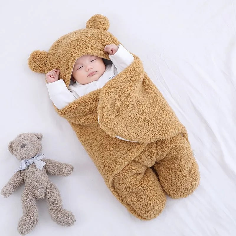 Couverture d emmaillotage marron pour bébé en matière Pilou Pilou