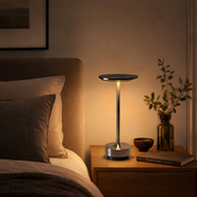 lampe lueur élégante rechargeable sur table de chevet
