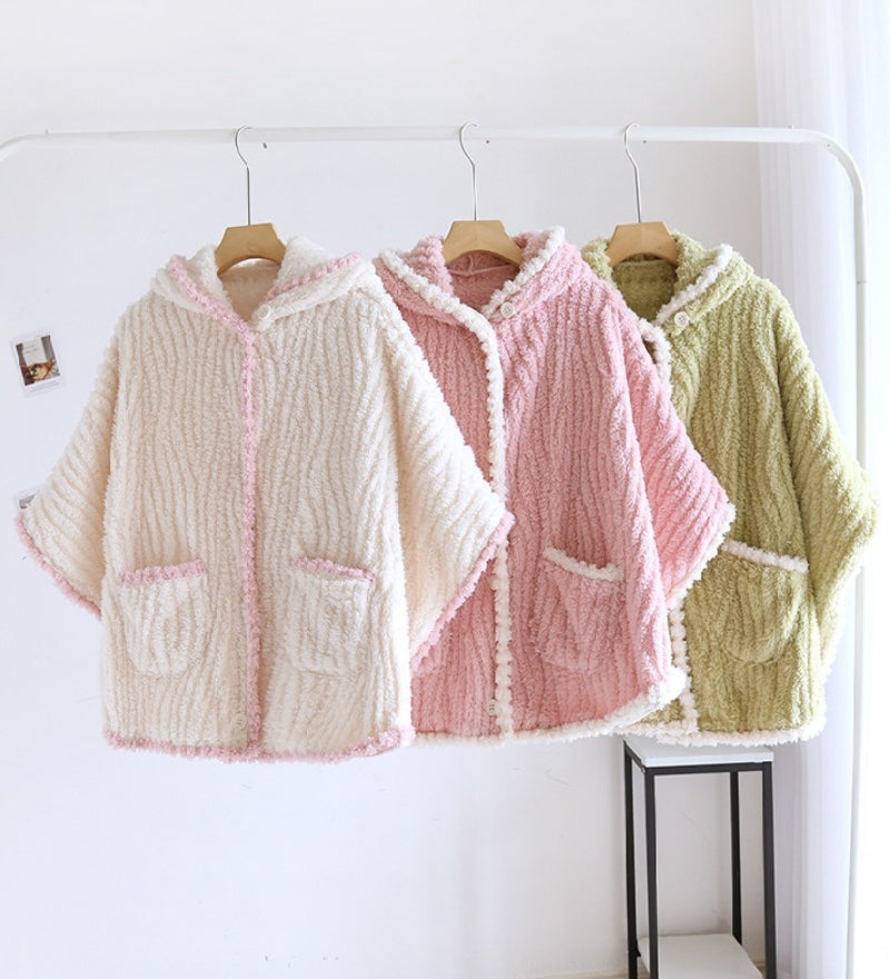 Poncho pyjama vert pour femme en matière Pilou Pilou