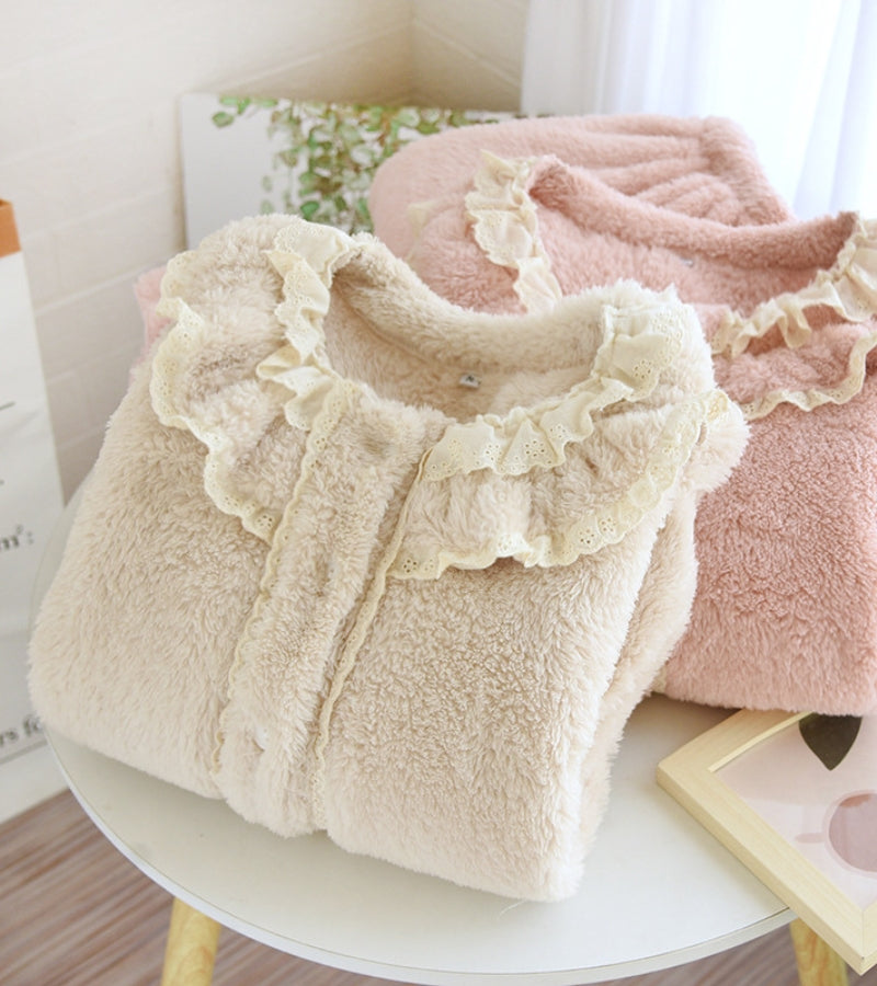 Pyjama beige style grand mère en matière Pilou Pilou