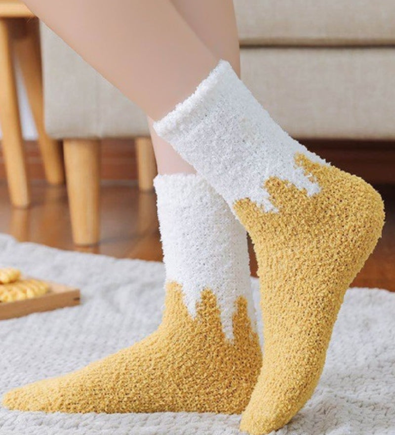 Chaussettes jaunes et blanches très chaudes