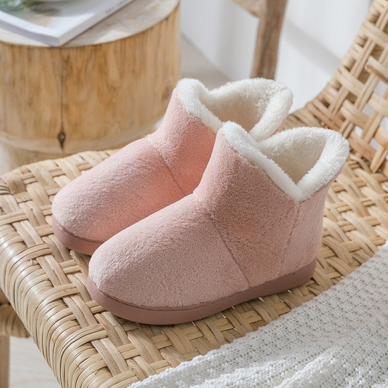 Chausson molletonné de couleur rose pour femme