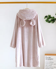 Chemise de nuit de couleur rose en matière chaude