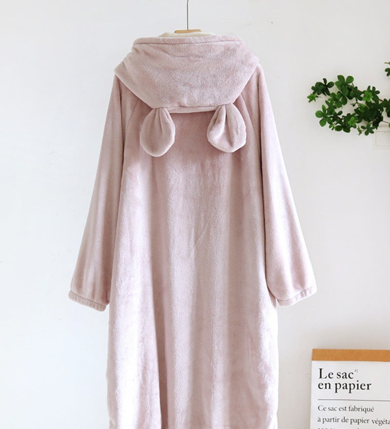 Chemise de nuit de couleur rose en matière chaude