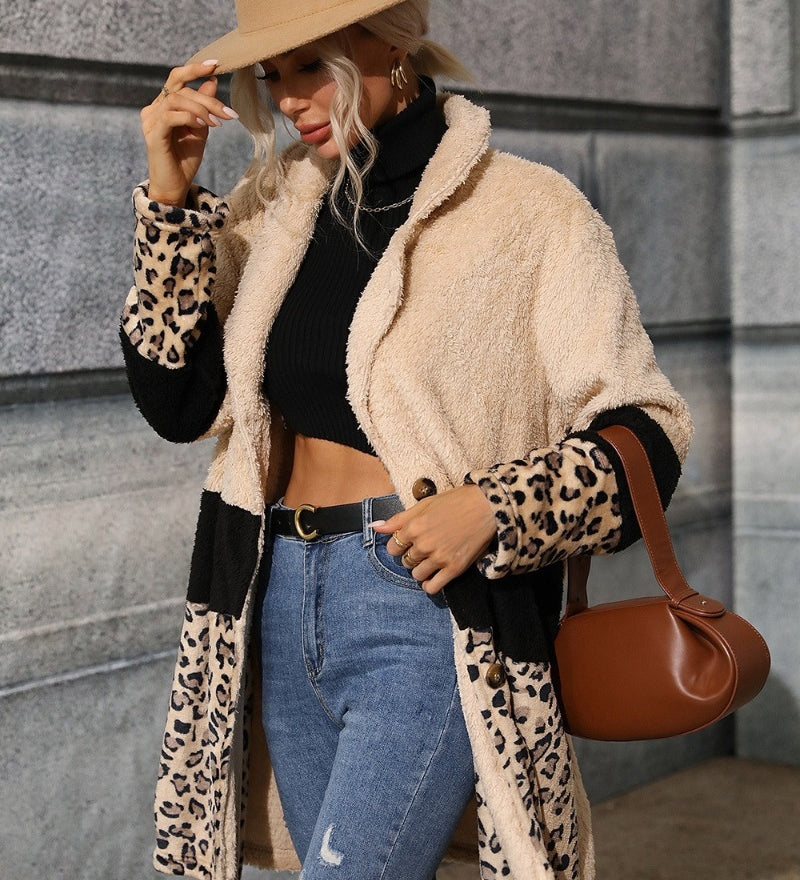 Manteau en peluche de couleur beige