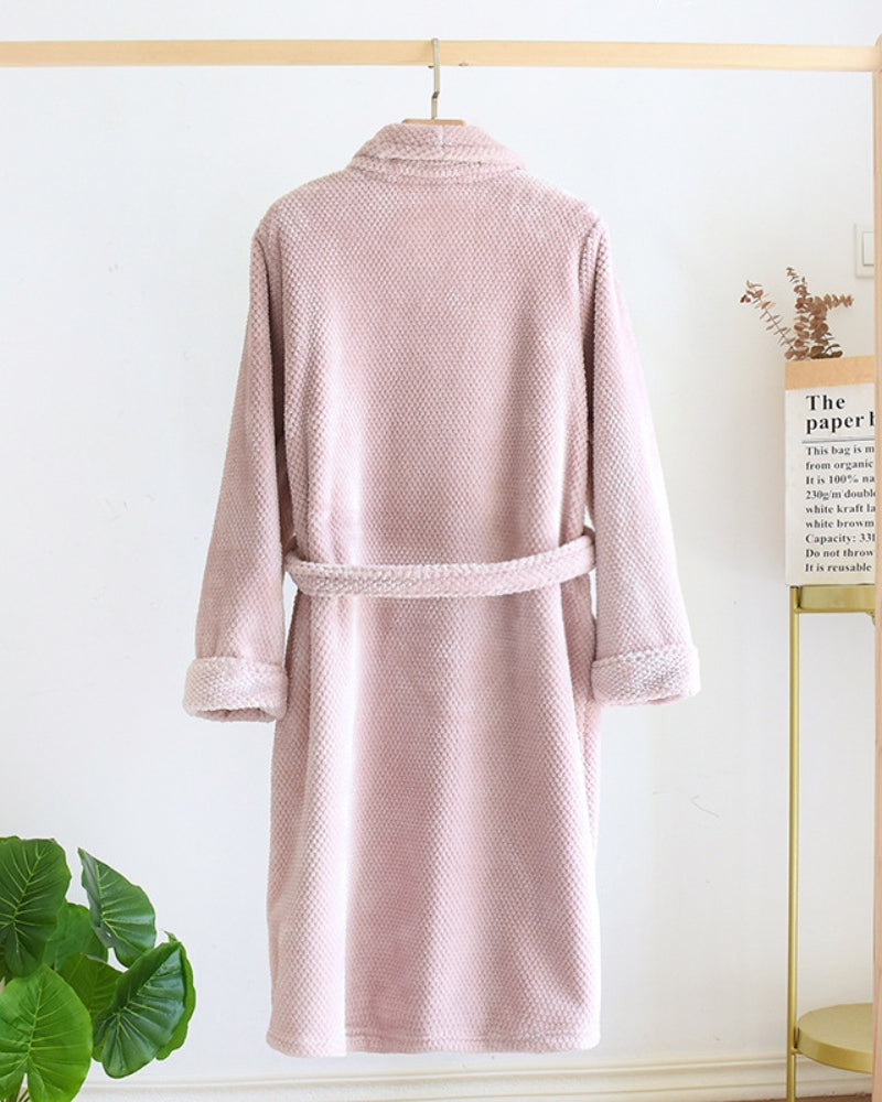 Peignoir doux de couleur rose pour femme