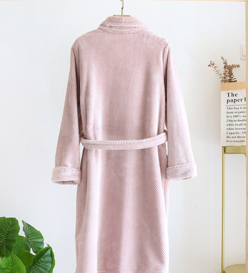 Peignoir doux de couleur rose pour femme
