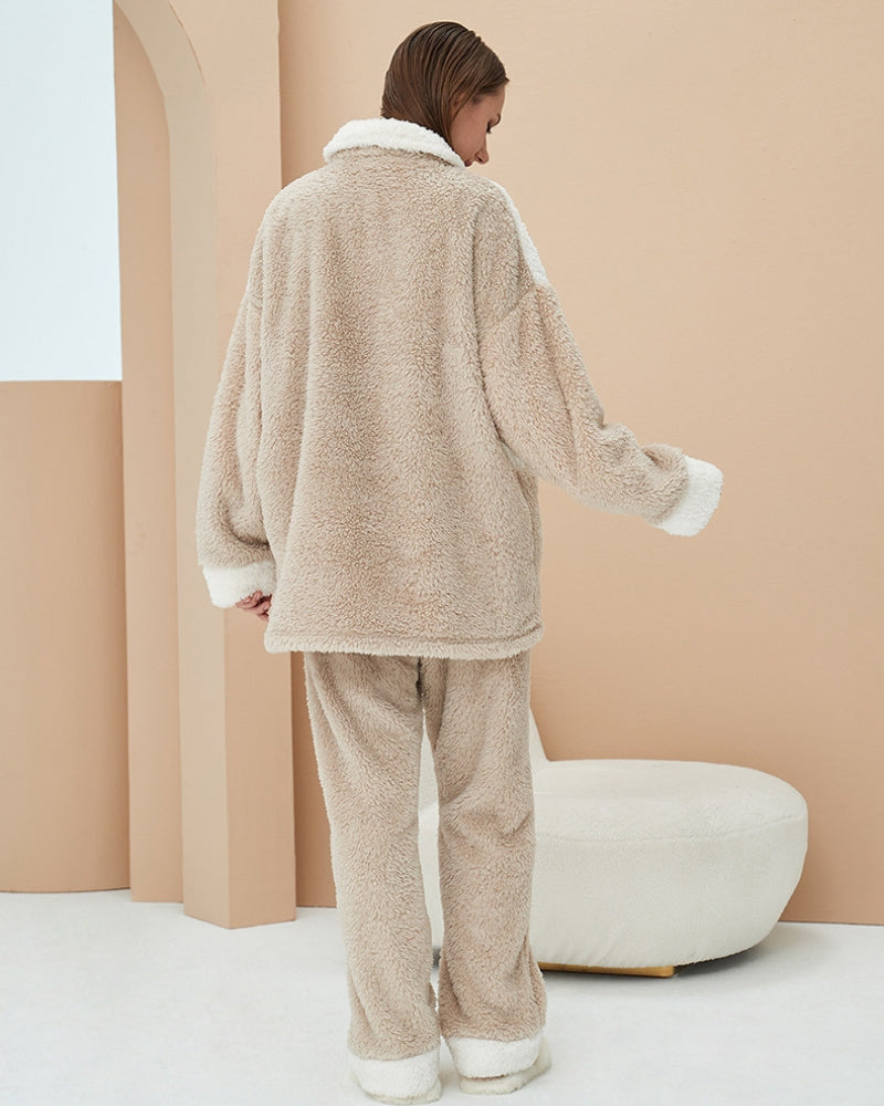 Pyjama chaud de couleur beige en Pilou pour femme